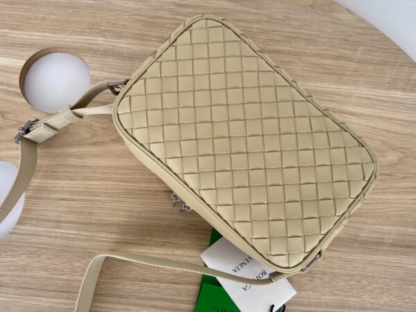 Bottega Veneta BV Small Intrecciato Camera Bag