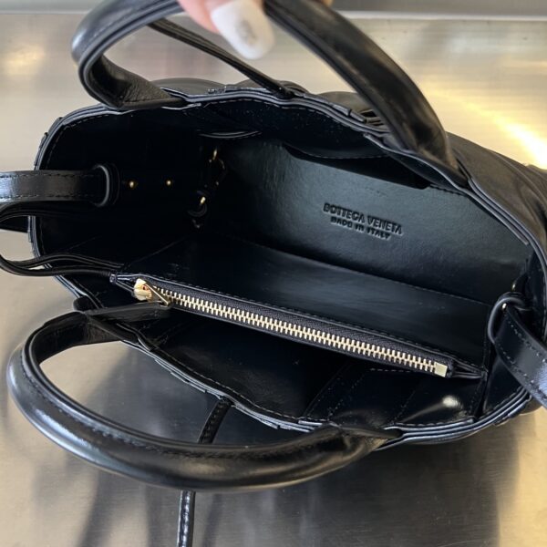 BOTTEGA VENETA BV Candy Arco Tote Bag