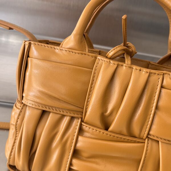 BOTTEGA VENETA BV Candy Arco Tote Bag