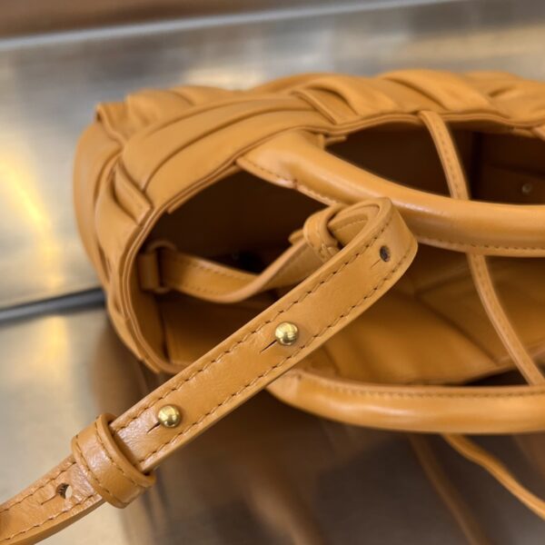 BOTTEGA VENETA BV Candy Arco Tote Bag