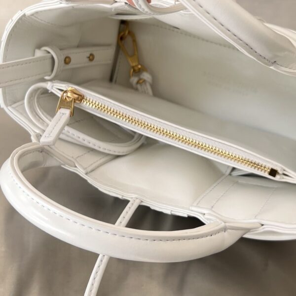 BOTTEGA VENETA BV Candy Arco Tote Bag