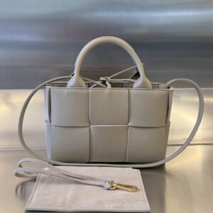 BOTTEGA VENETA BV Candy Arco Tote Bag