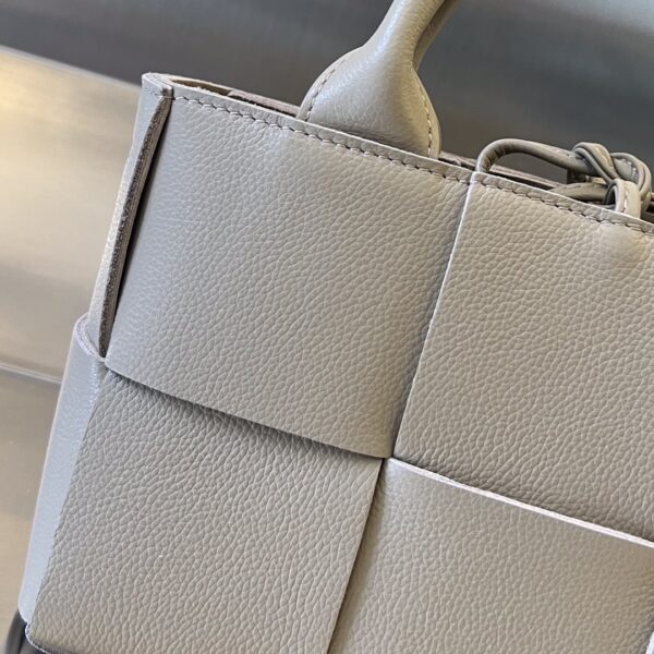 BOTTEGA VENETA BV Candy Arco Tote Bag