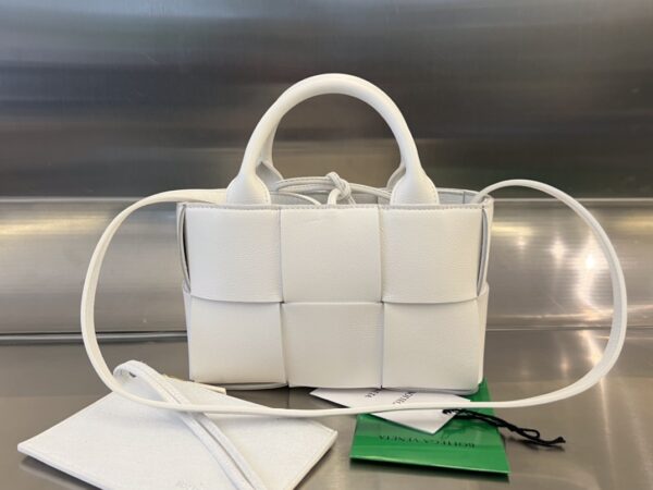 BOTTEGA VENETA BV Candy Arco Tote Bag