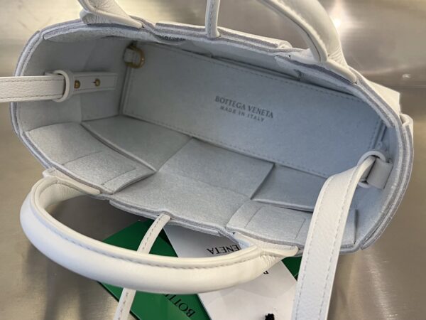 BOTTEGA VENETA BV Candy Arco Tote Bag