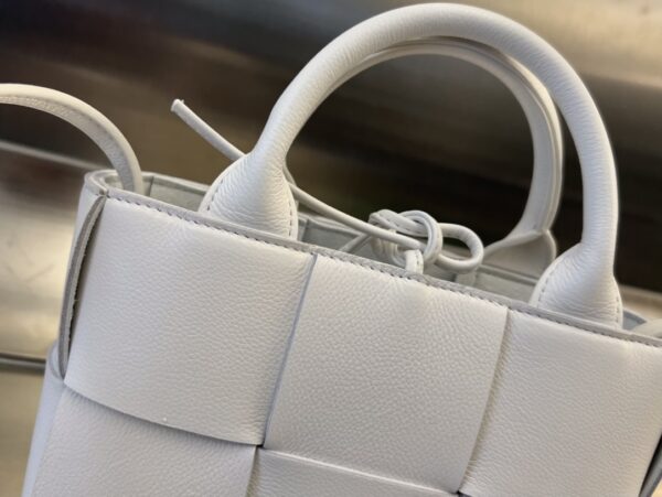 BOTTEGA VENETA BV Candy Arco Tote Bag