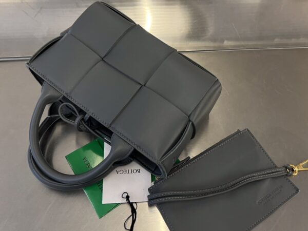BOTTEGA VENETA BV Candy Arco Tote Bag