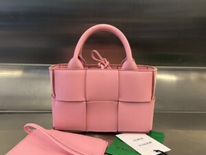 BOTTEGA VENETA BV Candy Arco Tote Bag