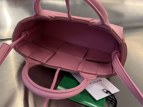 BOTTEGA VENETA BV Candy Arco Tote Bag
