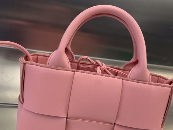 BOTTEGA VENETA BV Candy Arco Tote Bag