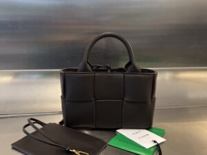 BOTTEGA VENETA BV Candy Arco Tote Bag