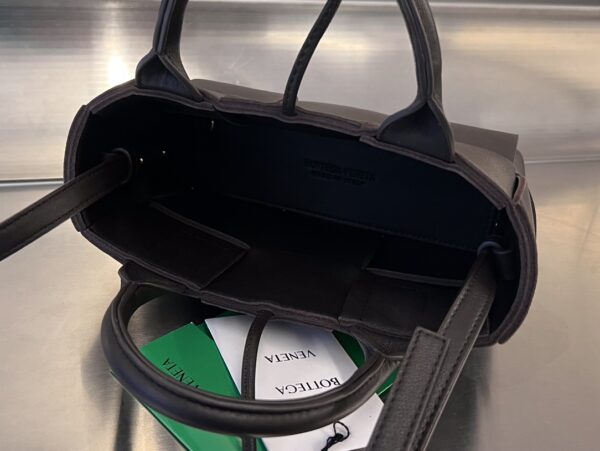 BOTTEGA VENETA BV Candy Arco Tote Bag