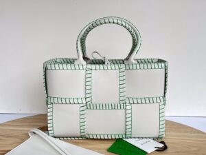 BOTTEGA VENETA Arco Tote