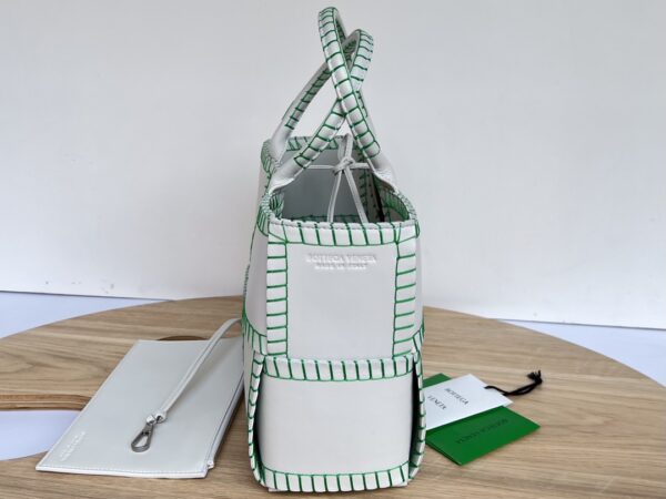 BOTTEGA VENETA Arco Tote