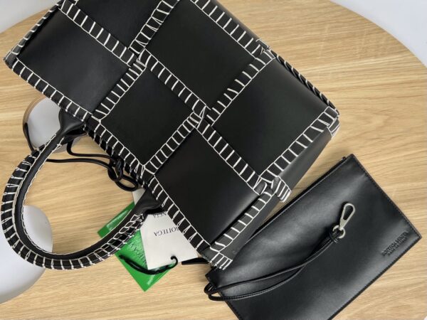 BOTTEGA VENETA   Arco Tote