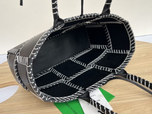 BOTTEGA VENETA   Arco Tote
