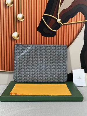 Goyard Sénat MGM Pouch