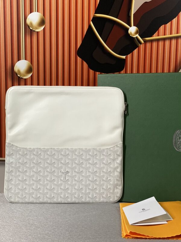 Goyard Sainte-Marie MM Clutch