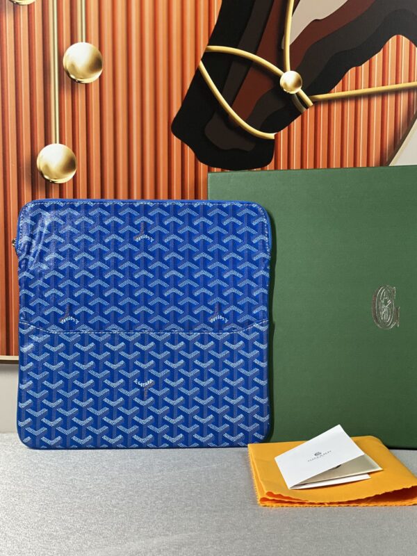 Goyard Sainte-Marie MM Clutch