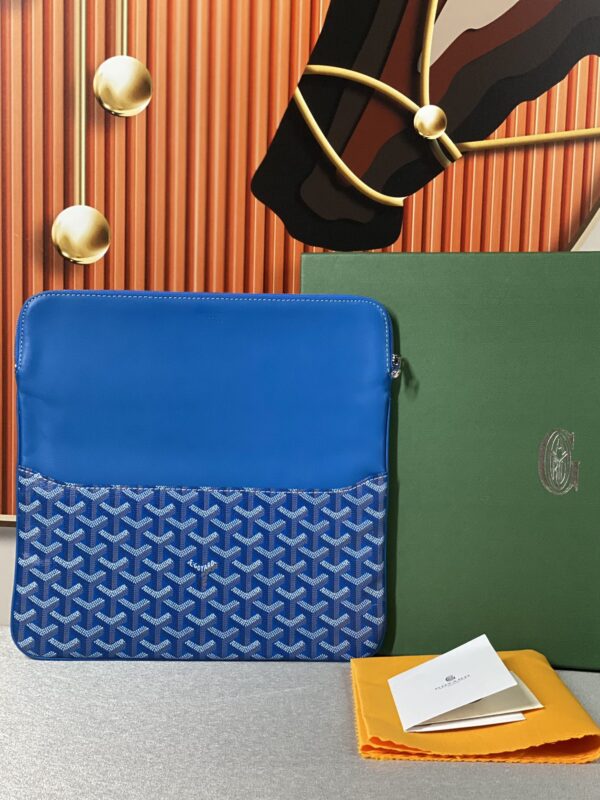 Goyard Sainte-Marie MM Clutch