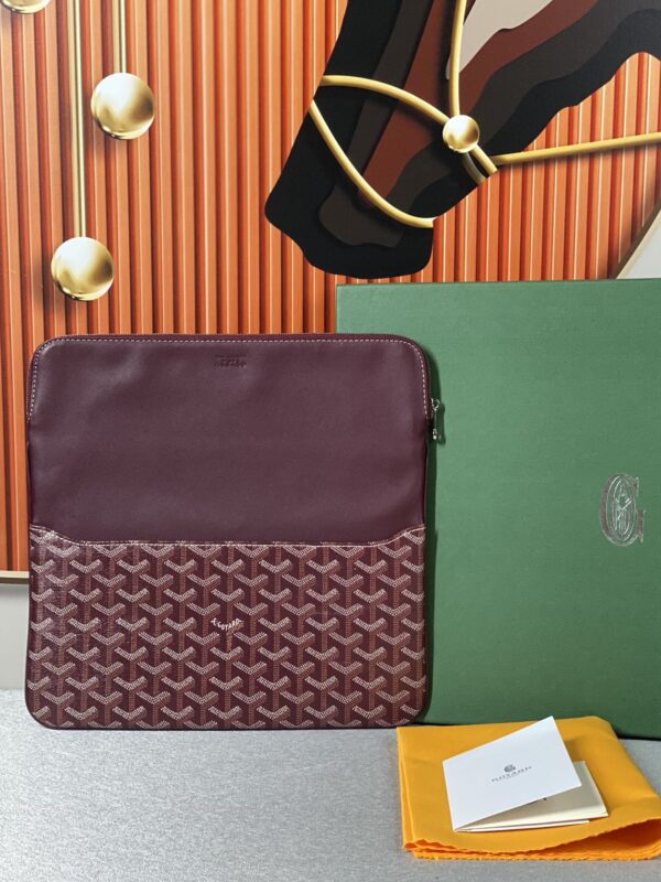 Goyard Sainte-Marie MM Clutch