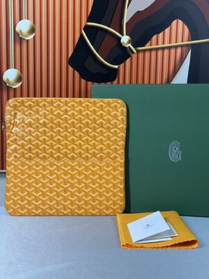 Goyard Sainte-Marie MM Clutch