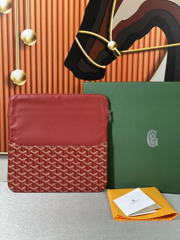 Goyard Sainte-Marie MM Clutch