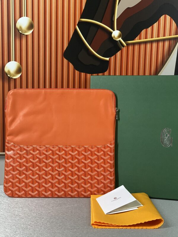 Goyard Sainte-Marie MM Clutch