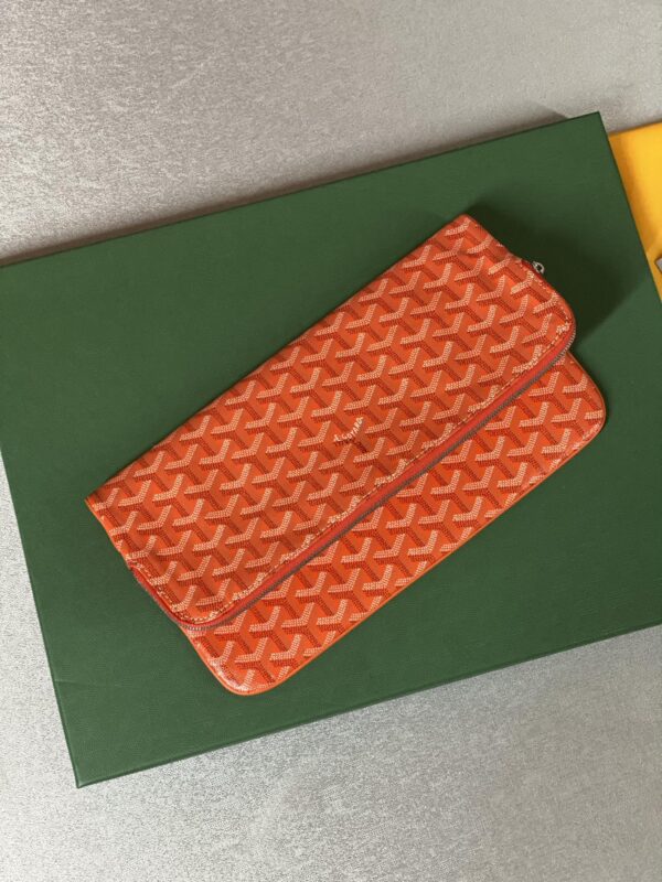 Goyard Sainte-Marie MM Clutch