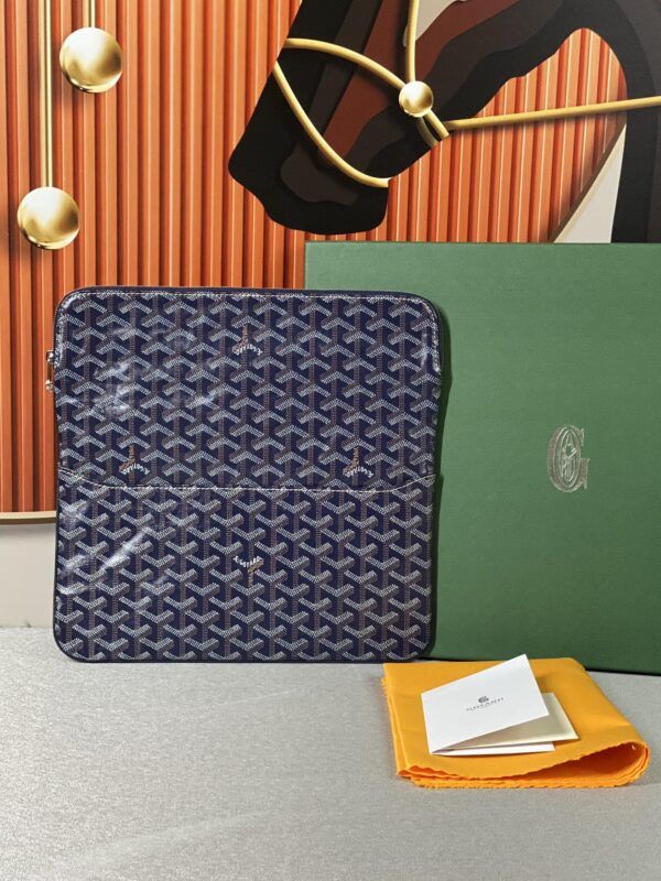 Goyard Sainte-Marie MM Clutch