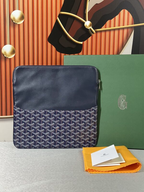Goyard Sainte-Marie MM Clutch