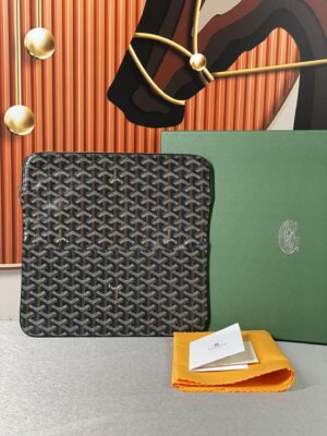 Goyard Sainte-Marie MM Clutch