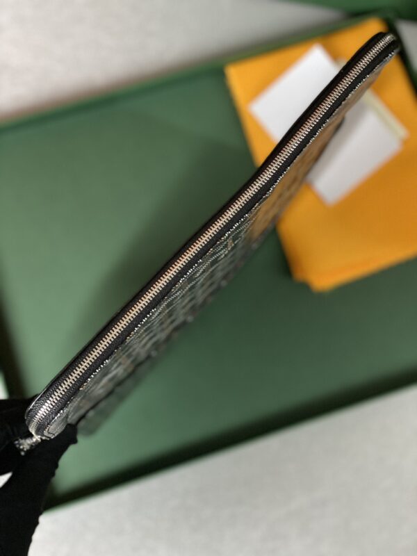 Goyard Sainte-Marie MM Clutch