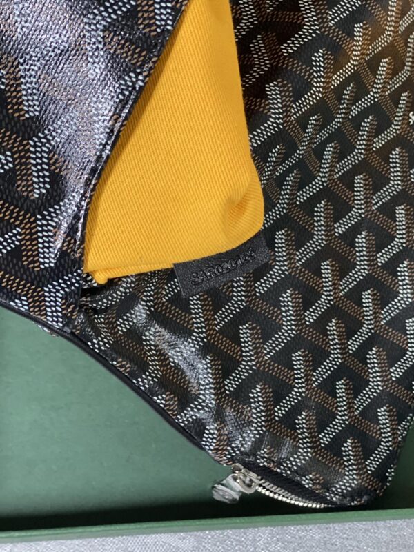 Goyard Sainte-Marie MM Clutch