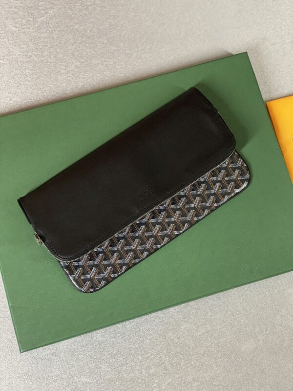 Goyard Sainte-Marie MM Clutch