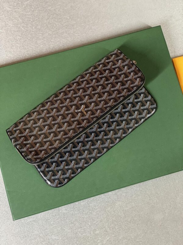 Goyard Sainte-Marie MM Clutch