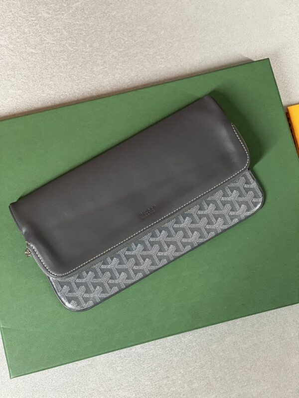 Goyard Sainte-Marie MM Clutch