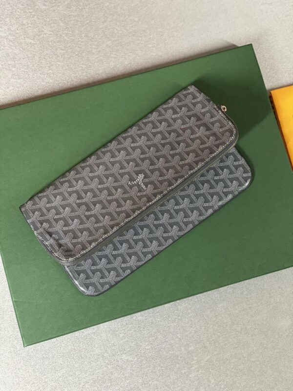 Goyard Sainte-Marie MM Clutch