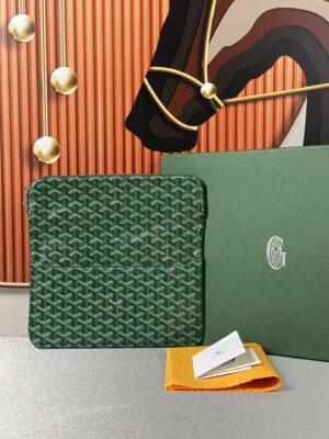 Goyard Sainte-Marie MM Clutch
