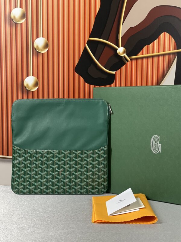 Goyard Sainte-Marie MM Clutch