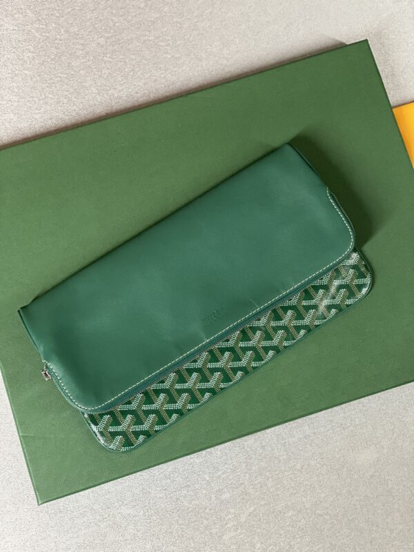 Goyard Sainte-Marie MM Clutch