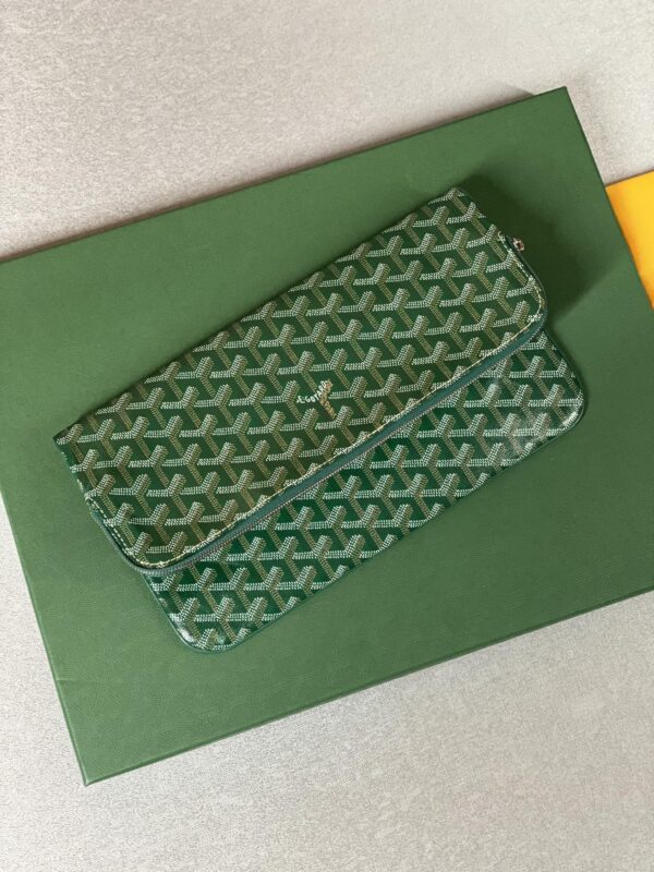 Goyard Sainte-Marie MM Clutch