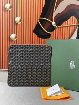 Goyard Sainte-Marie MM Clutch