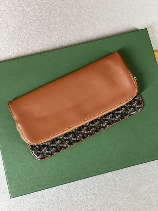 Goyard Sainte-Marie MM Clutch