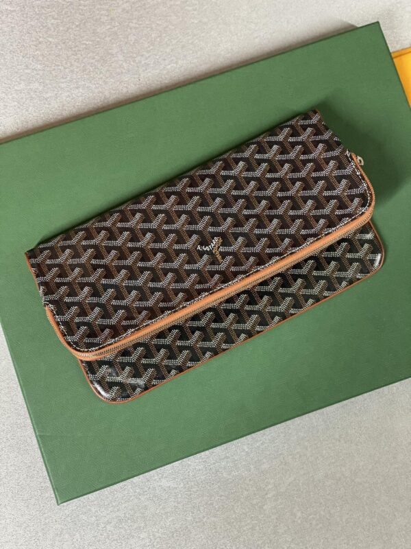 Goyard Sainte-Marie MM Clutch
