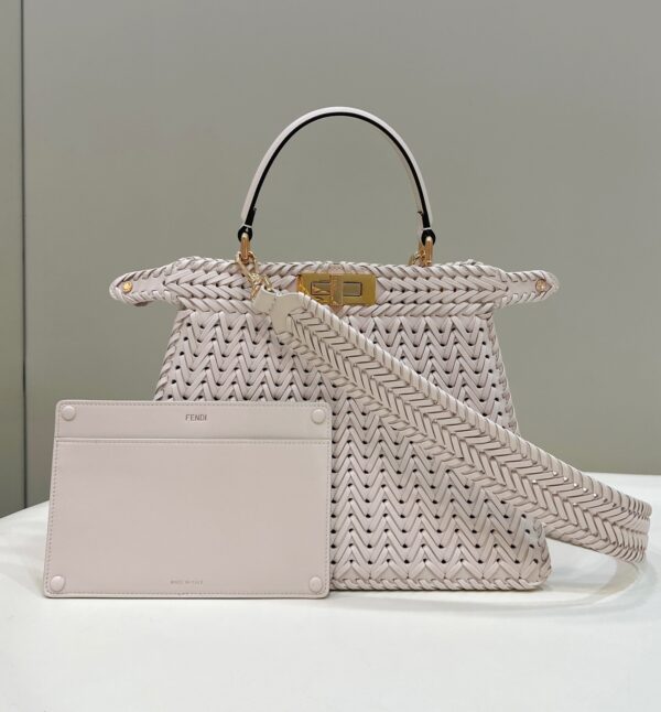 Fendi Peekaboo ISeeU Medium