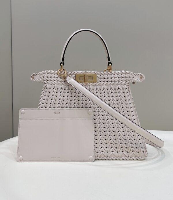 Fendi Peekaboo ISeeU Medium