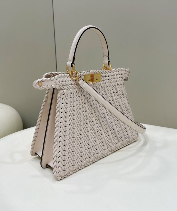 Fendi Peekaboo ISeeU Medium