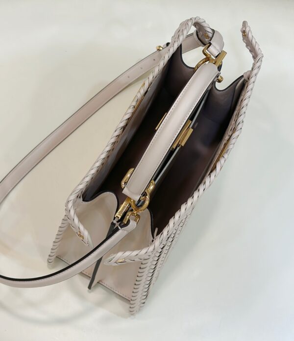Fendi Peekaboo ISeeU Medium
