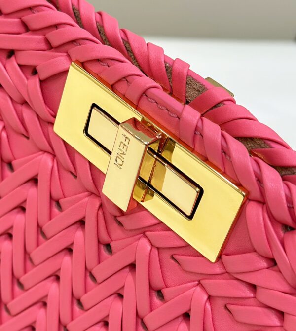Fendi Peekaboo ISeeU Medium